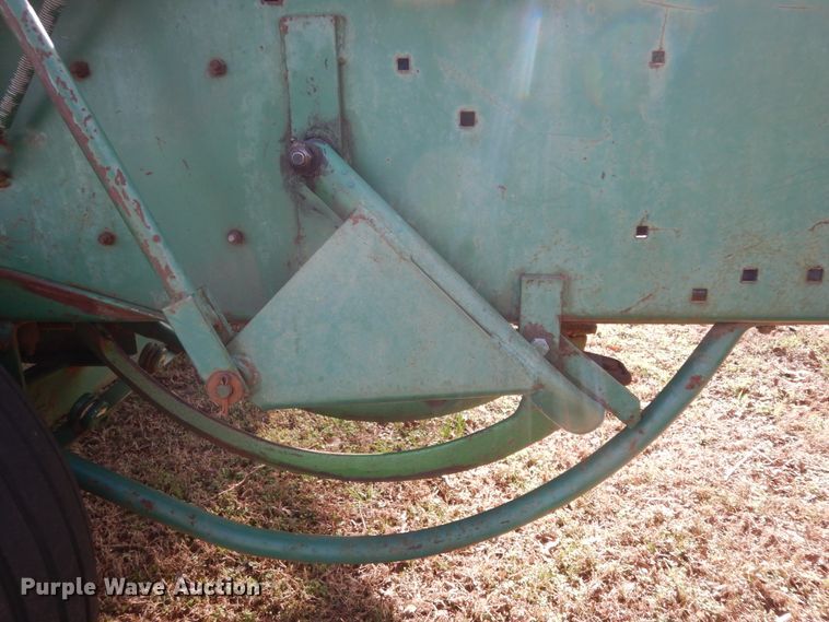 image for item ED9968 John Deere 338  small square baler