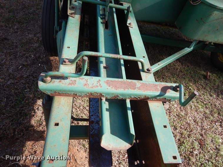 image for item ED9968 John Deere 338  small square baler