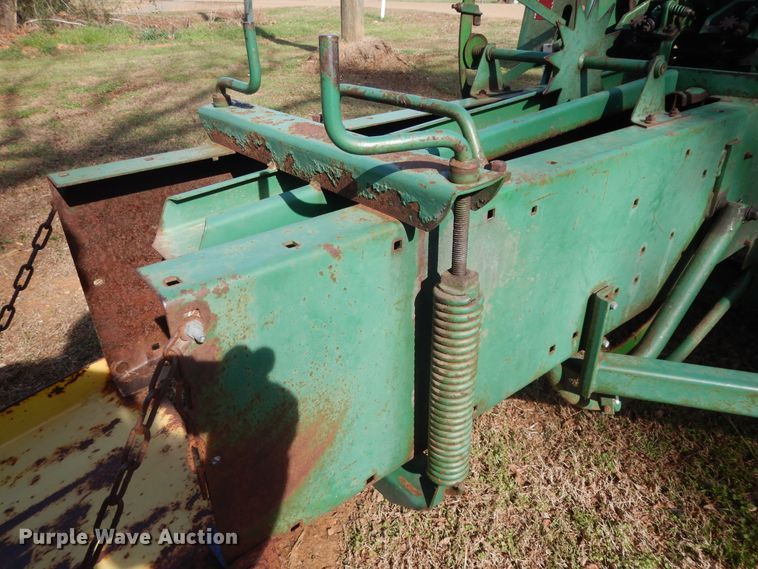 image for item ED9968 John Deere 338  small square baler