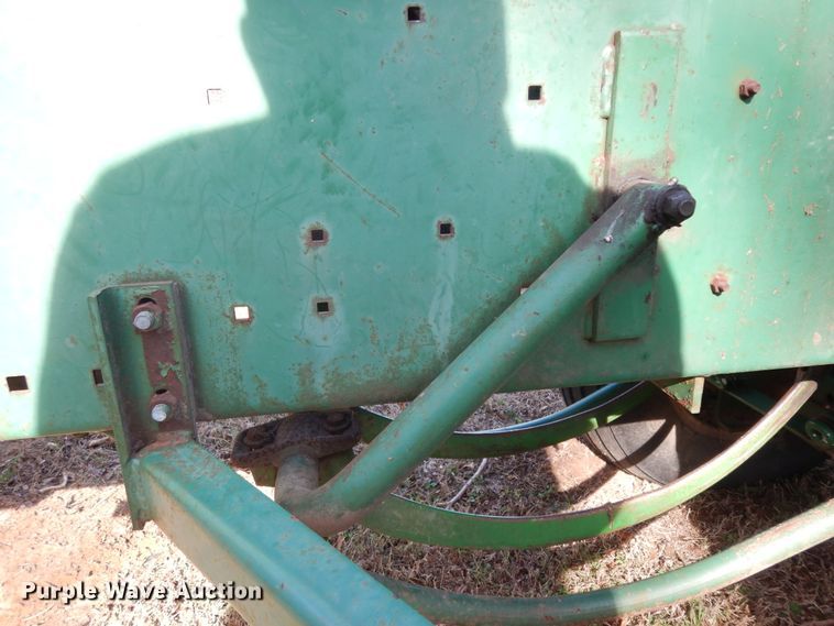 image for item ED9968 John Deere 338  small square baler