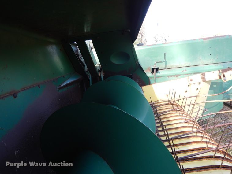 image for item ED9968 John Deere 338  small square baler