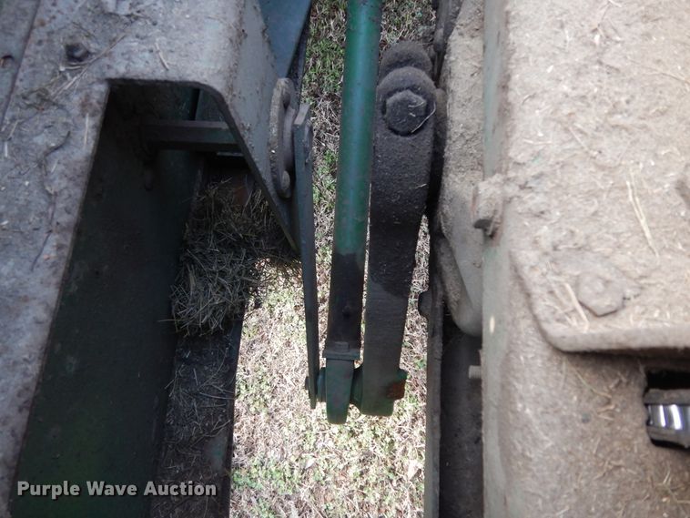 image for item ED9968 John Deere 338  small square baler