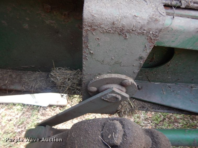 image for item ED9968 John Deere 338  small square baler