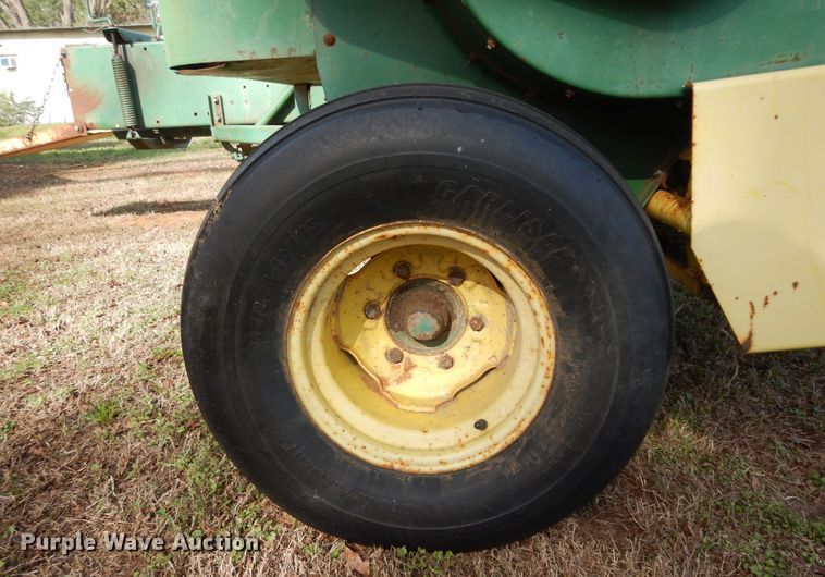 image for item ED9968 John Deere 338  small square baler