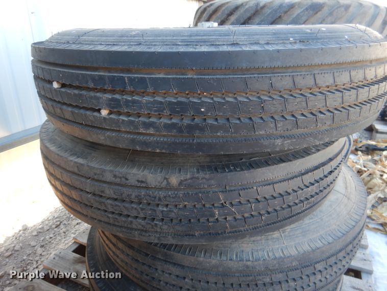 image for item GH9209 Samson GL283A 8R19.5 tires and wheels