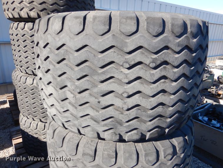 image for item GH9246 (7) BKT AW711 VF480/45R17IMP