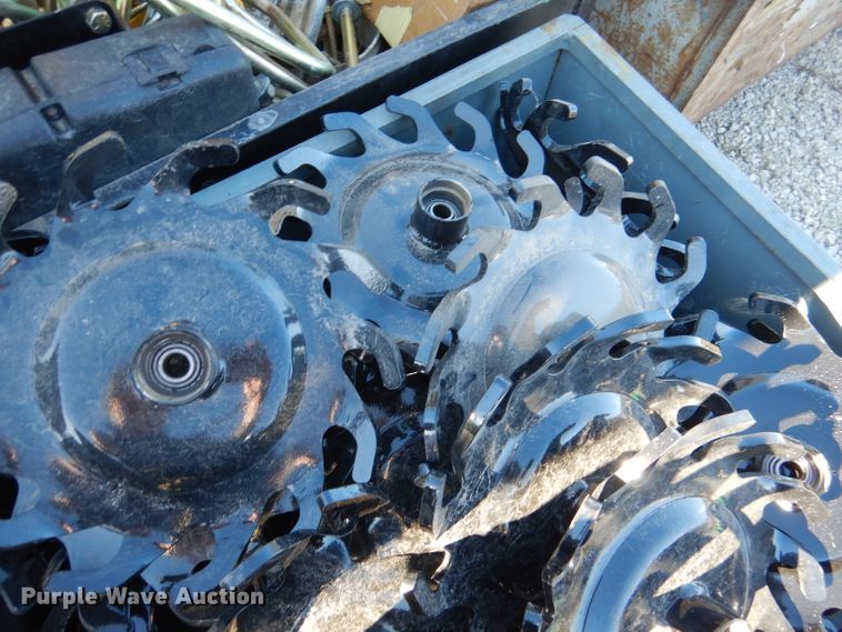 image for item HN9752 Approximately 68 Great Plains spider closing wheels