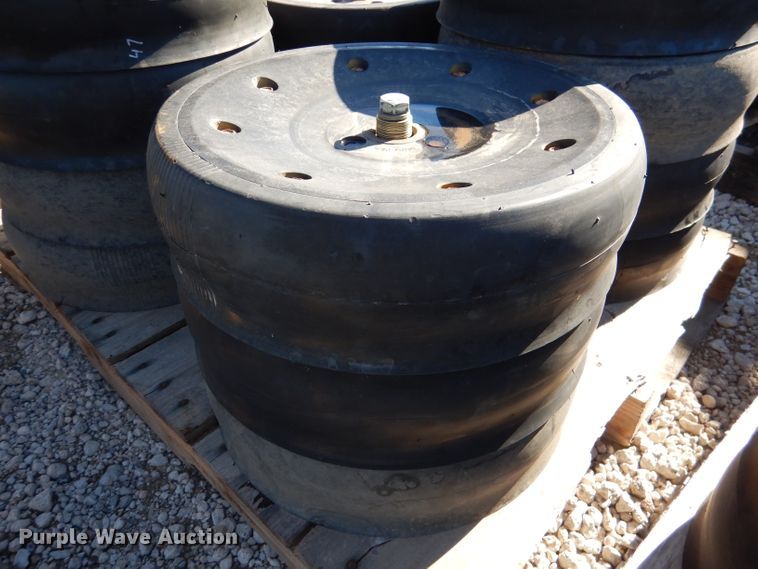 image for item HN9762 Gauge wheels
