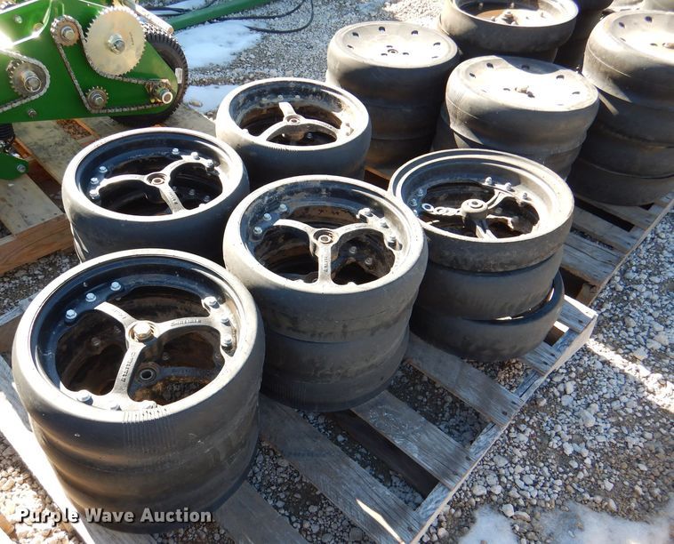 image for item HN9762 Gauge wheels