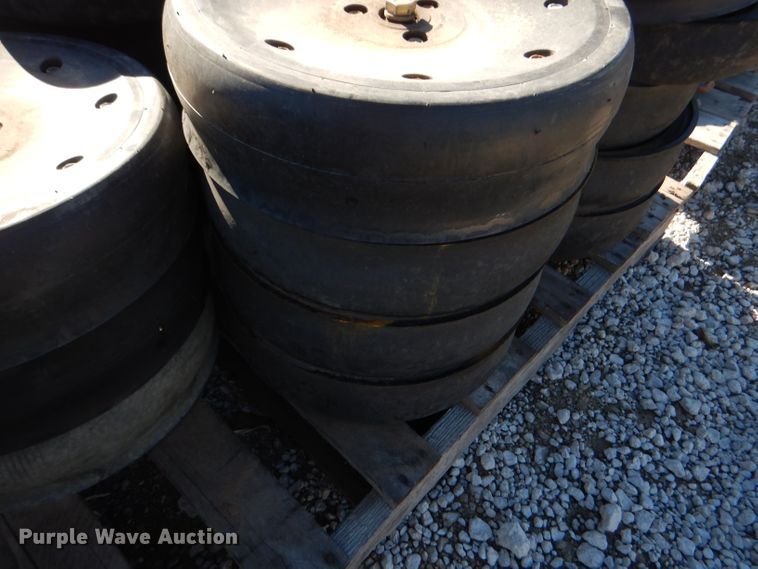 image for item HN9762 Gauge wheels
