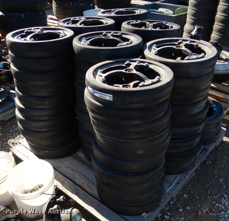 image for item HN9772 (73) Carlisle gauge wheels