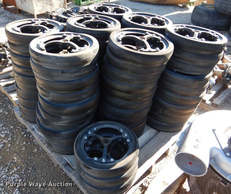 image for item HN9772 (73) Carlisle gauge wheels