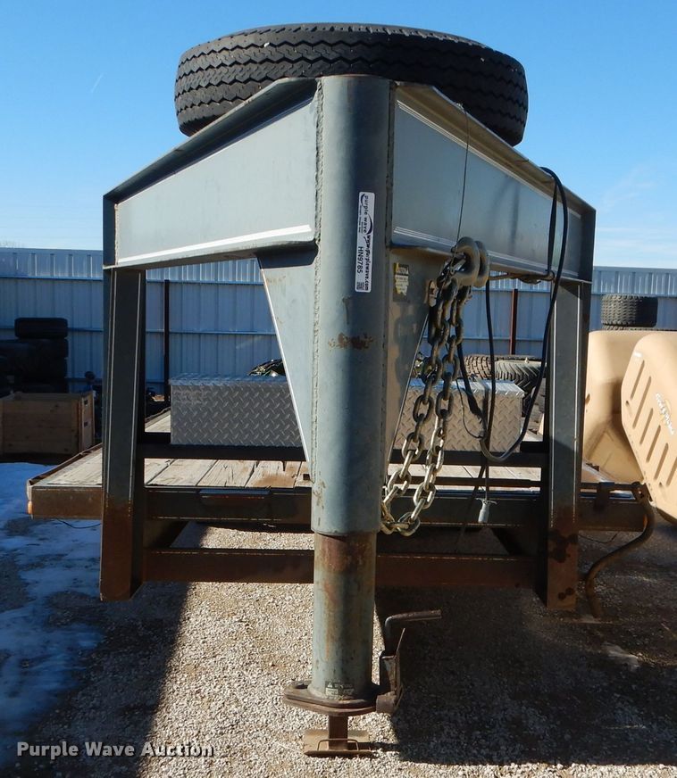 image for item HN9785 1993 Circle D 24GNFBBT  equipment trailer