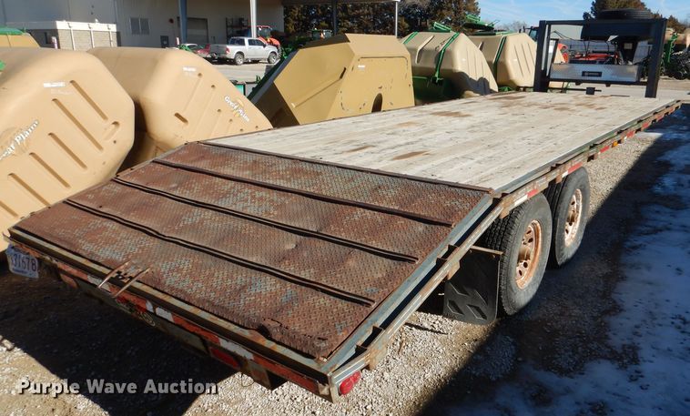 image for item HN9785 1993 Circle D 24GNFBBT  equipment trailer