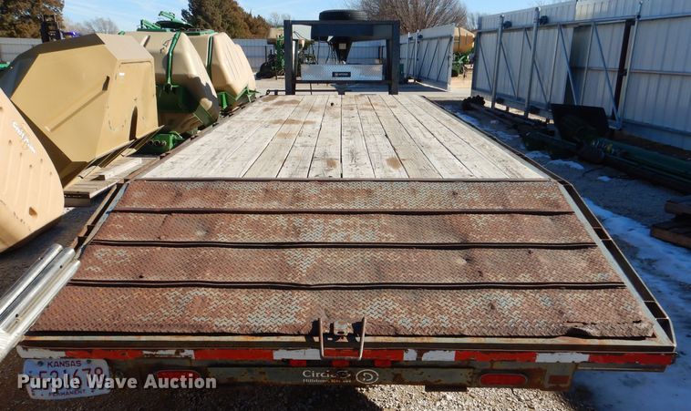 image for item HN9785 1993 Circle D 24GNFBBT  equipment trailer