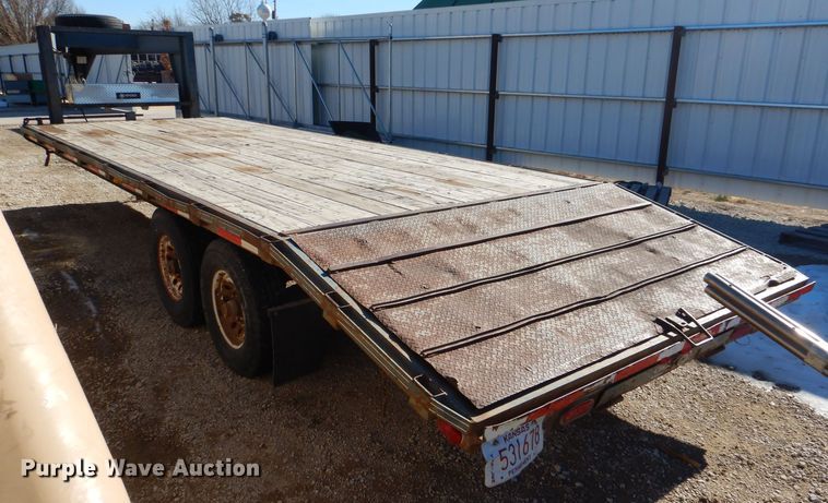 image for item HN9785 1993 Circle D 24GNFBBT  equipment trailer