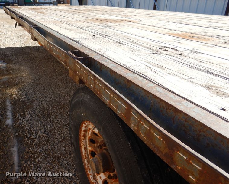 image for item HN9785 1993 Circle D 24GNFBBT  equipment trailer