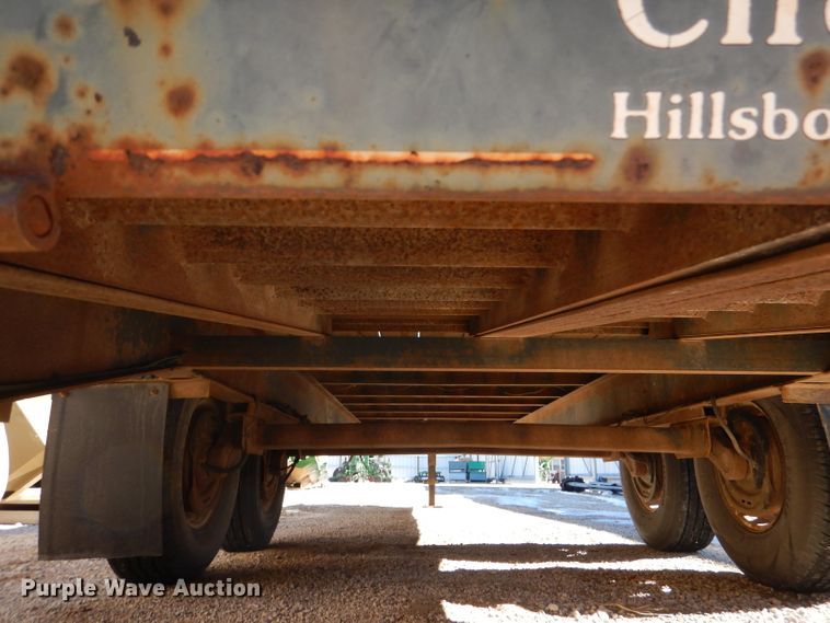 image for item HN9785 1993 Circle D 24GNFBBT  equipment trailer