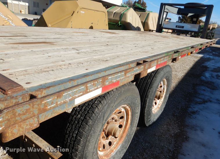 image for item HN9785 1993 Circle D 24GNFBBT  equipment trailer
