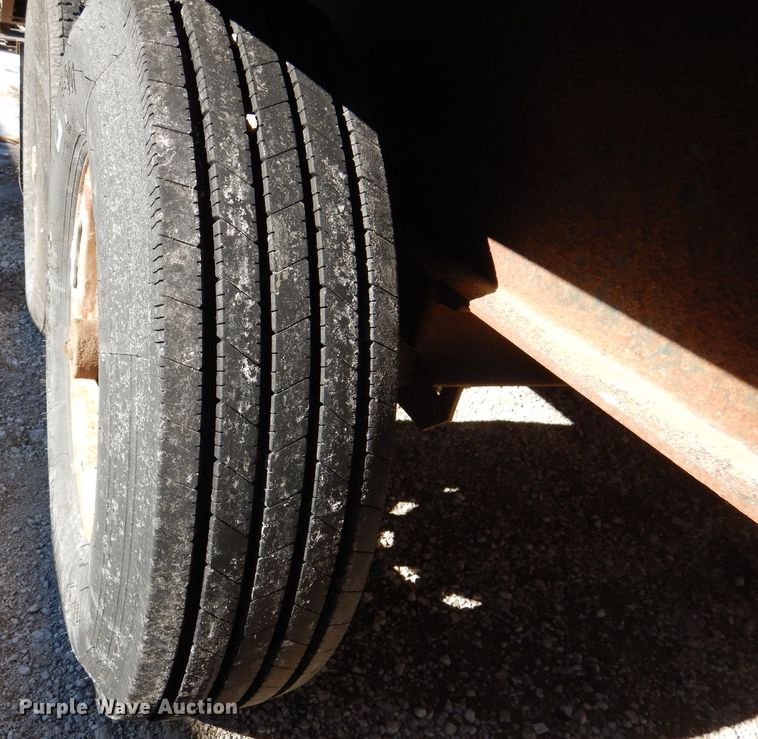 image for item HN9785 1993 Circle D 24GNFBBT  equipment trailer