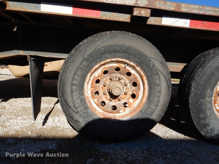 image for item HN9785 1993 Circle D 24GNFBBT  equipment trailer