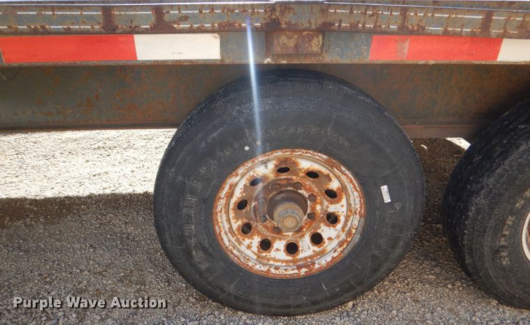 image for item HN9785 1993 Circle D 24GNFBBT  equipment trailer