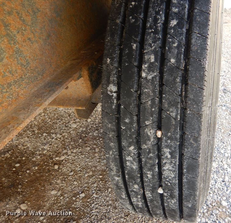 image for item HN9785 1993 Circle D 24GNFBBT  equipment trailer