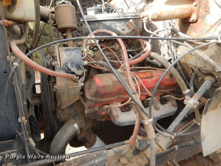 image for item HU9384 1976 International Loadstar 1700  grain truck