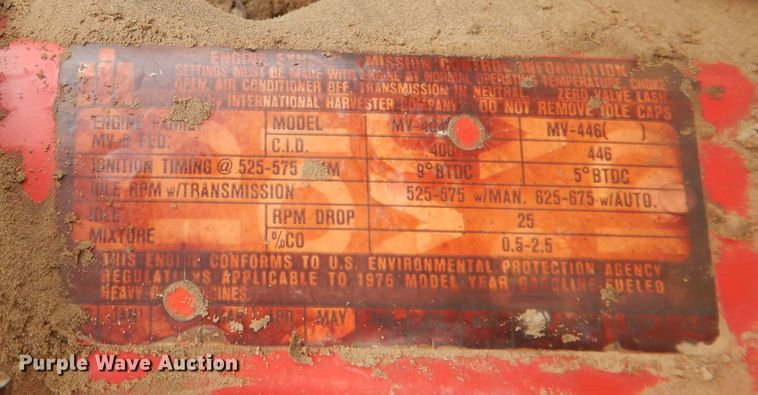 image for item HU9384 1976 International Loadstar 1700  grain truck