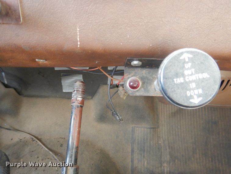 image for item HU9384 1976 International Loadstar 1700  grain truck