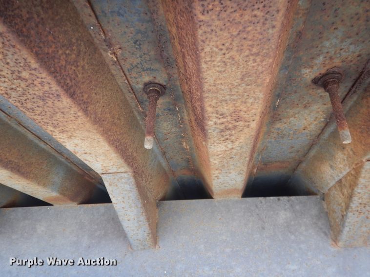 image for item HU9384 1976 International Loadstar 1700  grain truck