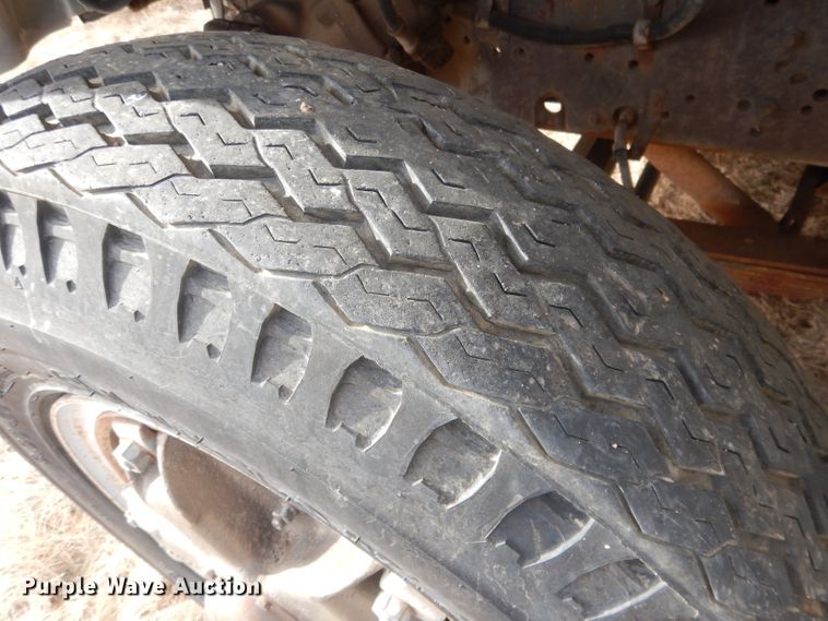 image for item HU9384 1976 International Loadstar 1700  grain truck