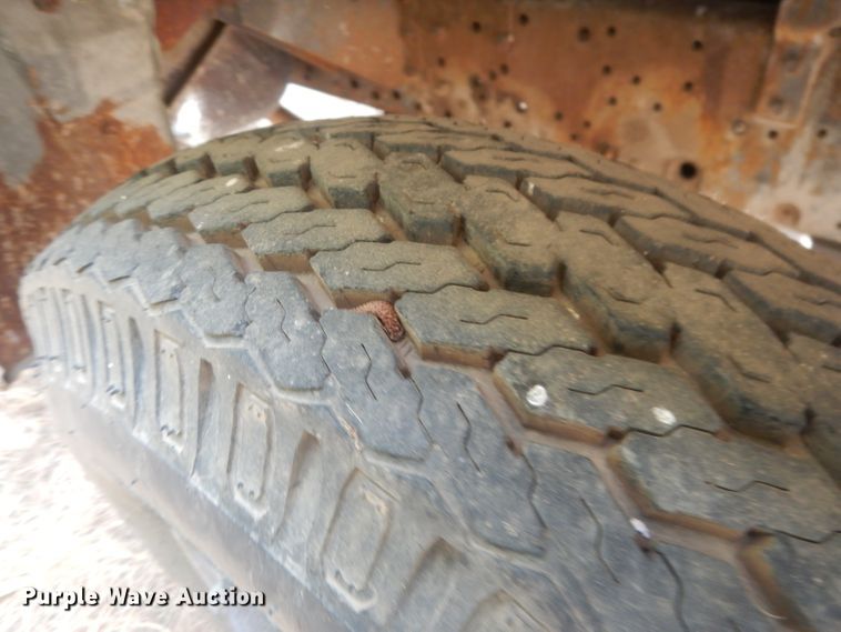 image for item HU9384 1976 International Loadstar 1700  grain truck