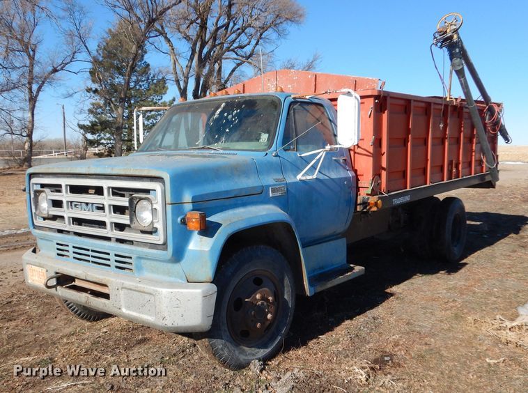 image for item IE9528 1973 GMC 6000  grain truck