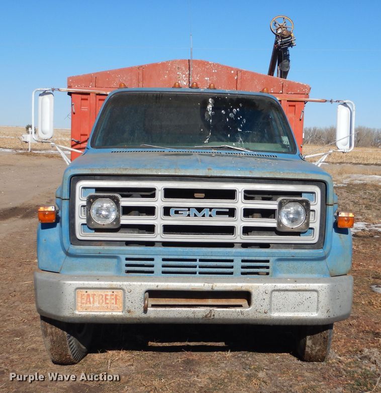 image for item IE9528 1973 GMC 6000  grain truck