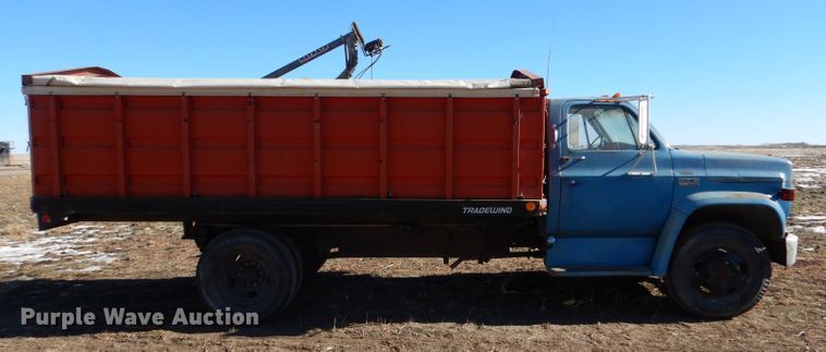 image for item IE9528 1973 GMC 6000  grain truck