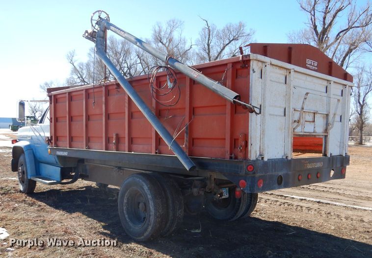 image for item IE9528 1973 GMC 6000  grain truck