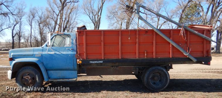 image for item IE9528 1973 GMC 6000  grain truck