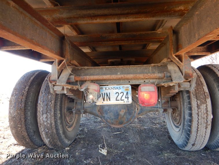 image for item IE9528 1973 GMC 6000  grain truck