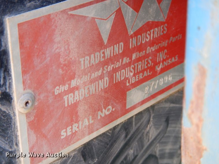 image for item IE9528 1973 GMC 6000  grain truck