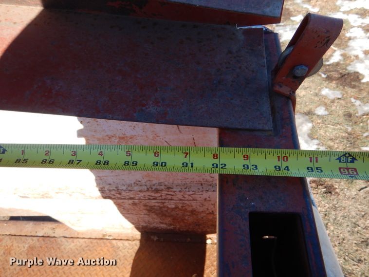 image for item IE9528 1973 GMC 6000  grain truck