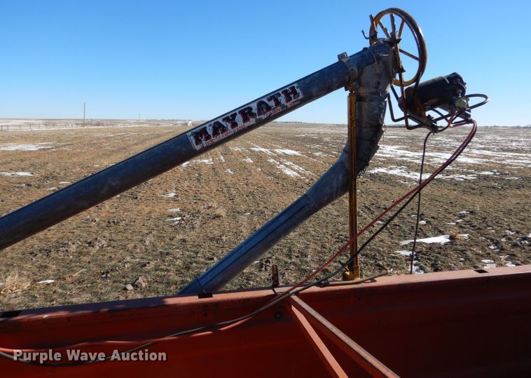 image for item IE9528 1973 GMC 6000  grain truck