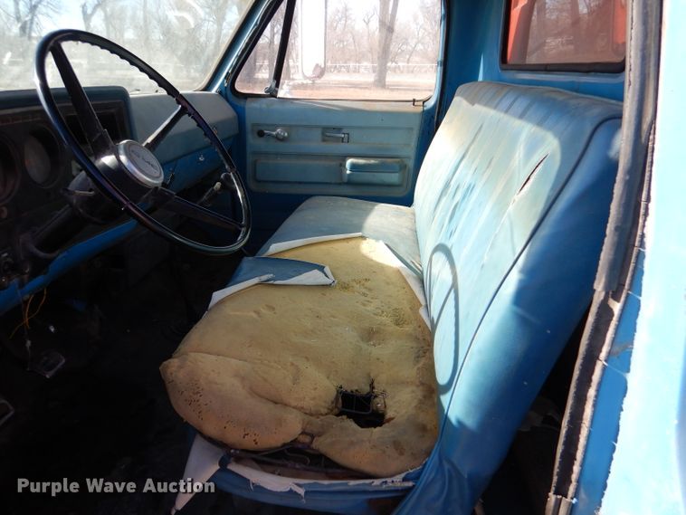 image for item IE9528 1973 GMC 6000  grain truck