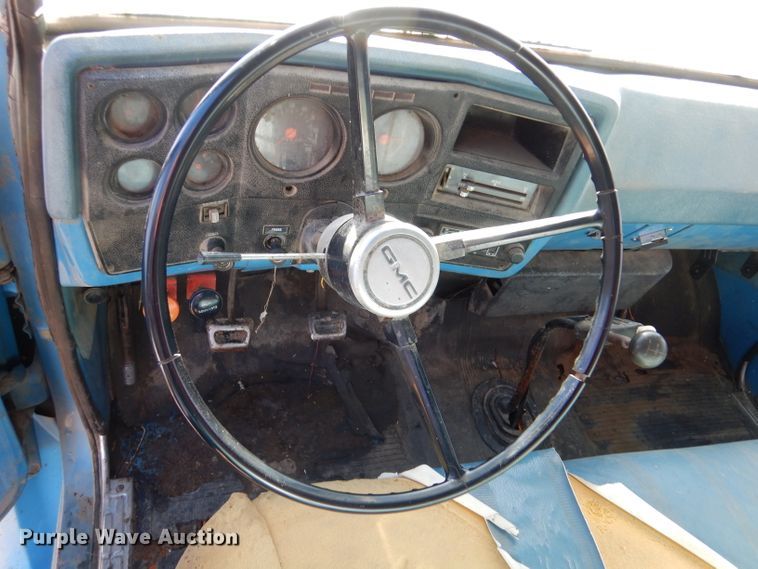 image for item IE9528 1973 GMC 6000  grain truck