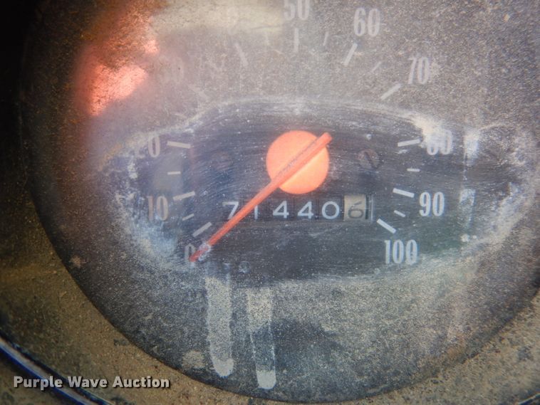 image for item IE9528 1973 GMC 6000  grain truck