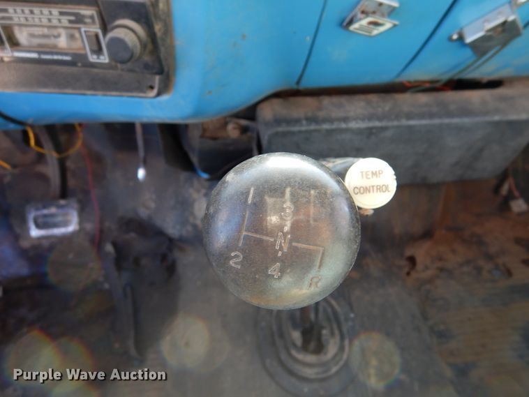 image for item IE9528 1973 GMC 6000  grain truck