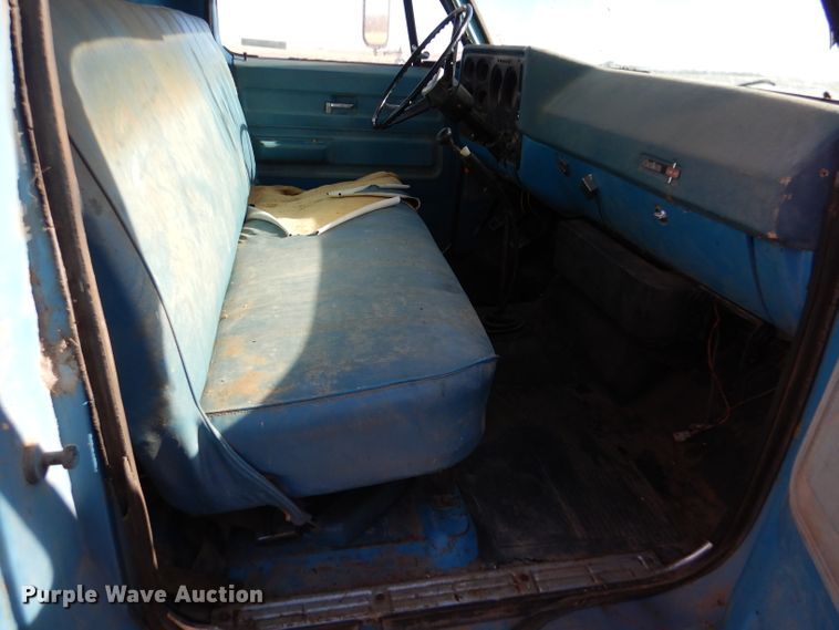 image for item IE9528 1973 GMC 6000  grain truck