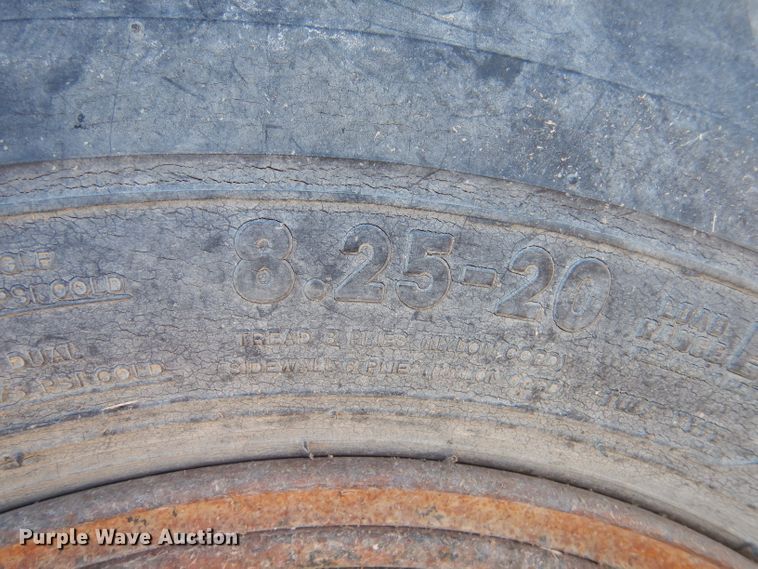 image for item IE9528 1973 GMC 6000  grain truck