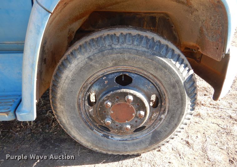 image for item IE9528 1973 GMC 6000  grain truck