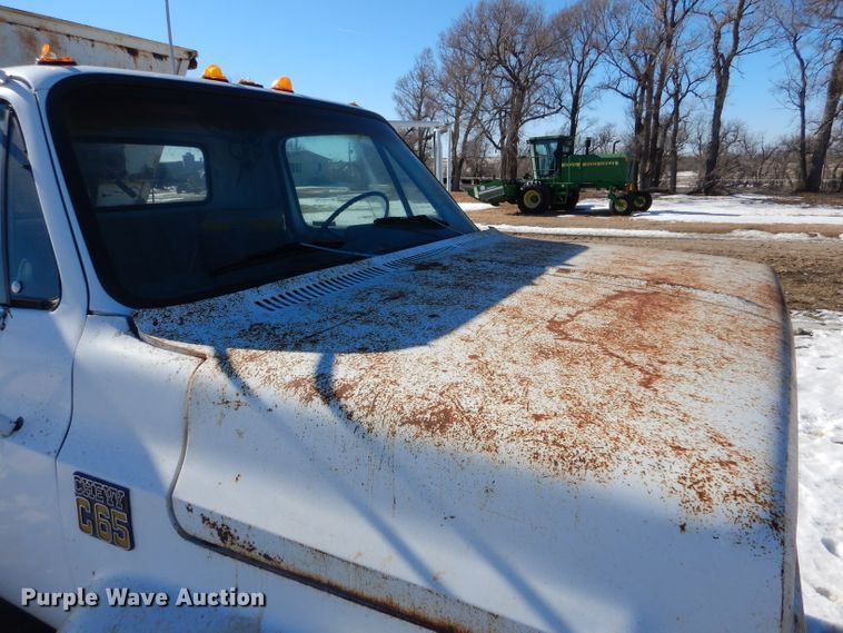 image for item IE9530 1973 Chevrolet C65  feed mixer truck